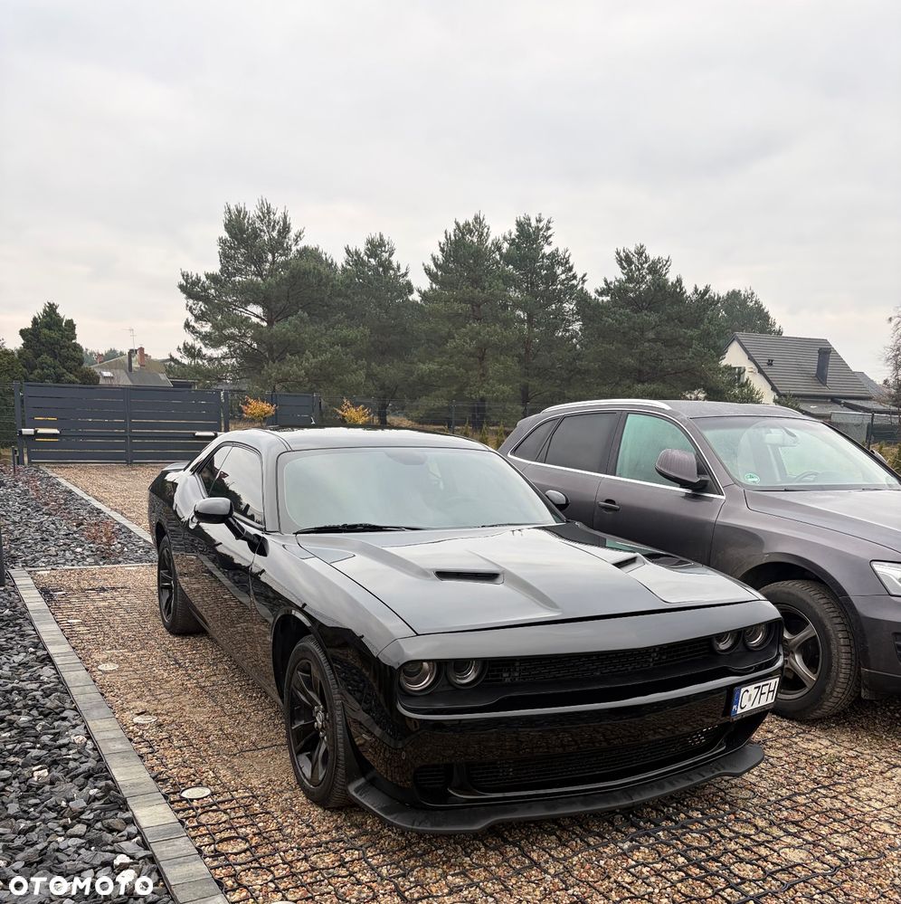 Dodge Challenger - 1