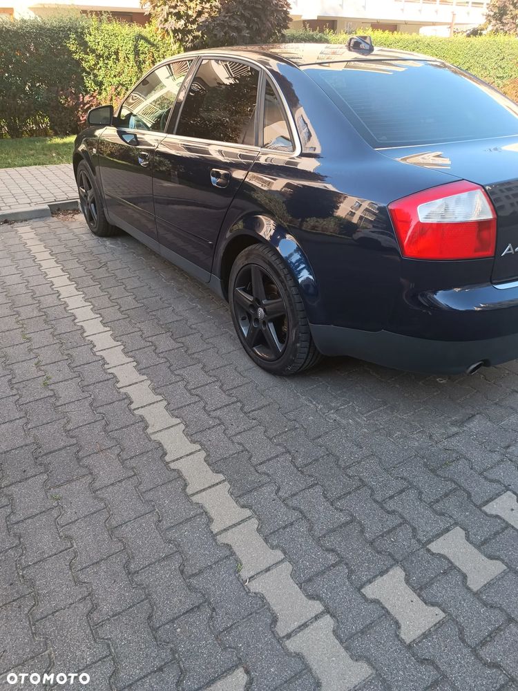 Audi A4 Limousine 3 - 6