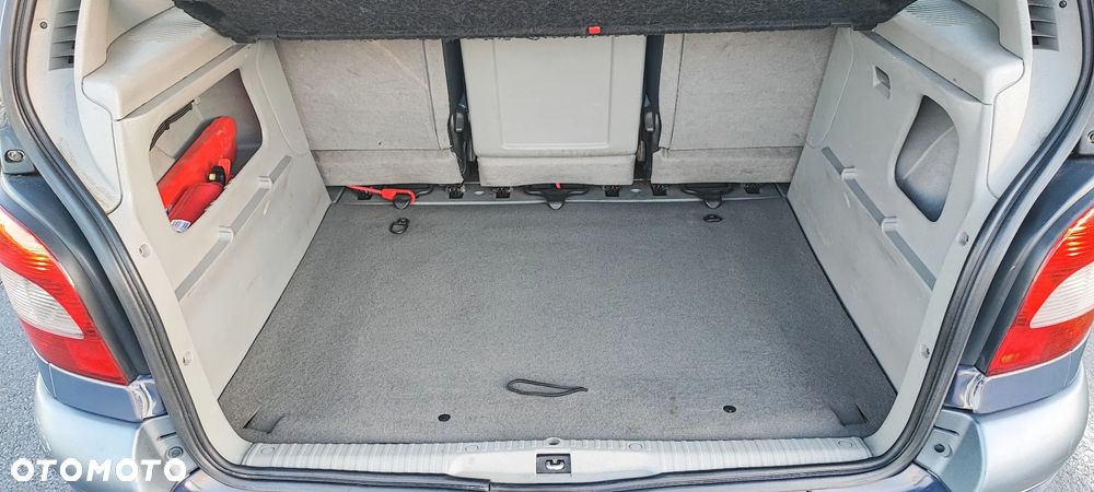 Renault Scenic 2.0 16V Privilege - 17