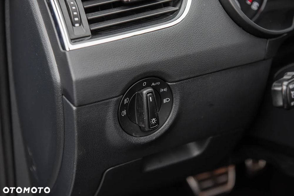 Skoda Octavia 2.0 TDI (Green tec) 4x4 DSG RS - 23