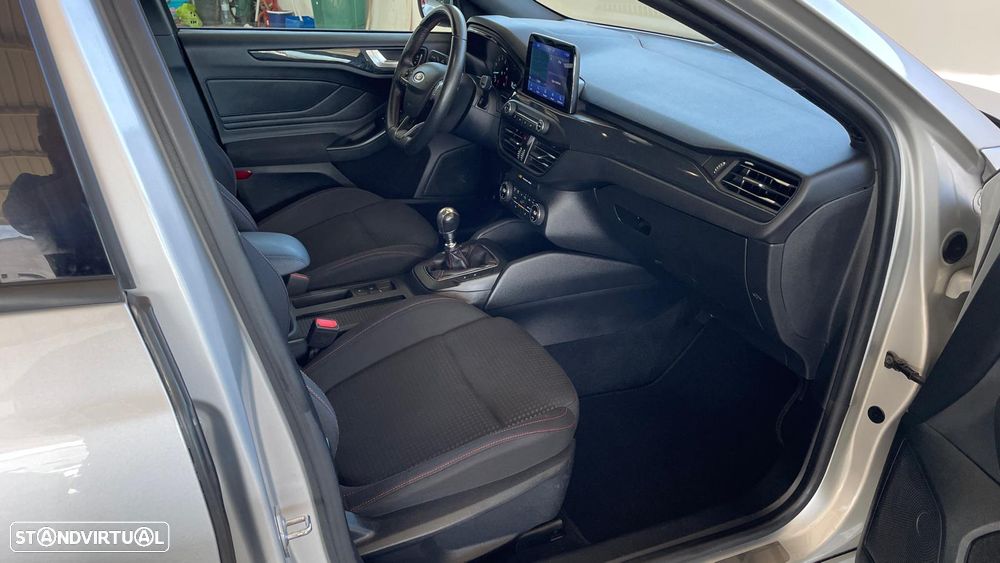 Ford Focus 1.0 EcoBoost S&S ST-LINE - 20