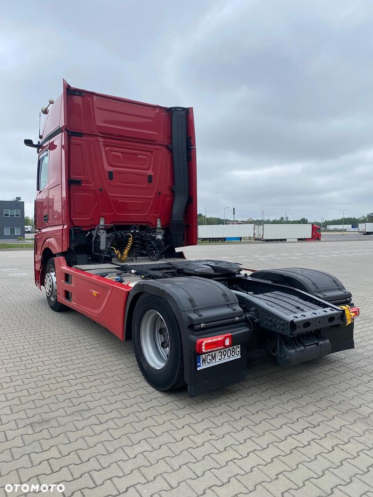 Mercedes-Benz Actros - 4