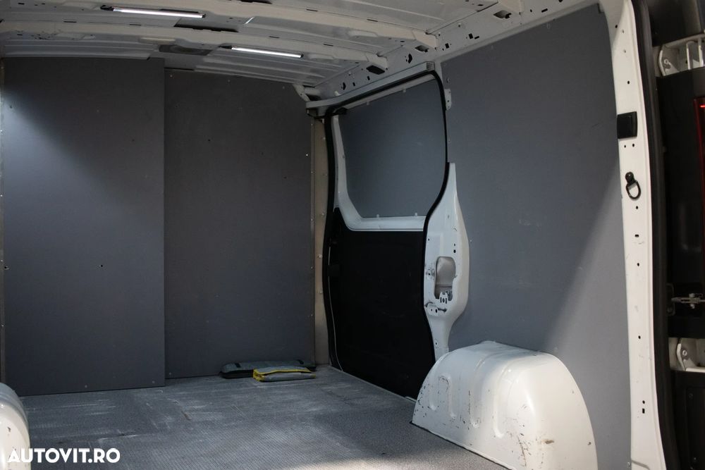 Renault Trafic - 15
