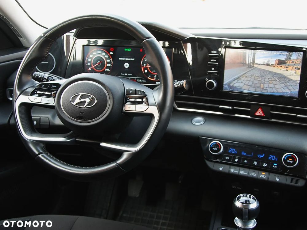 Hyundai Elantra 1.6 Smart - 19