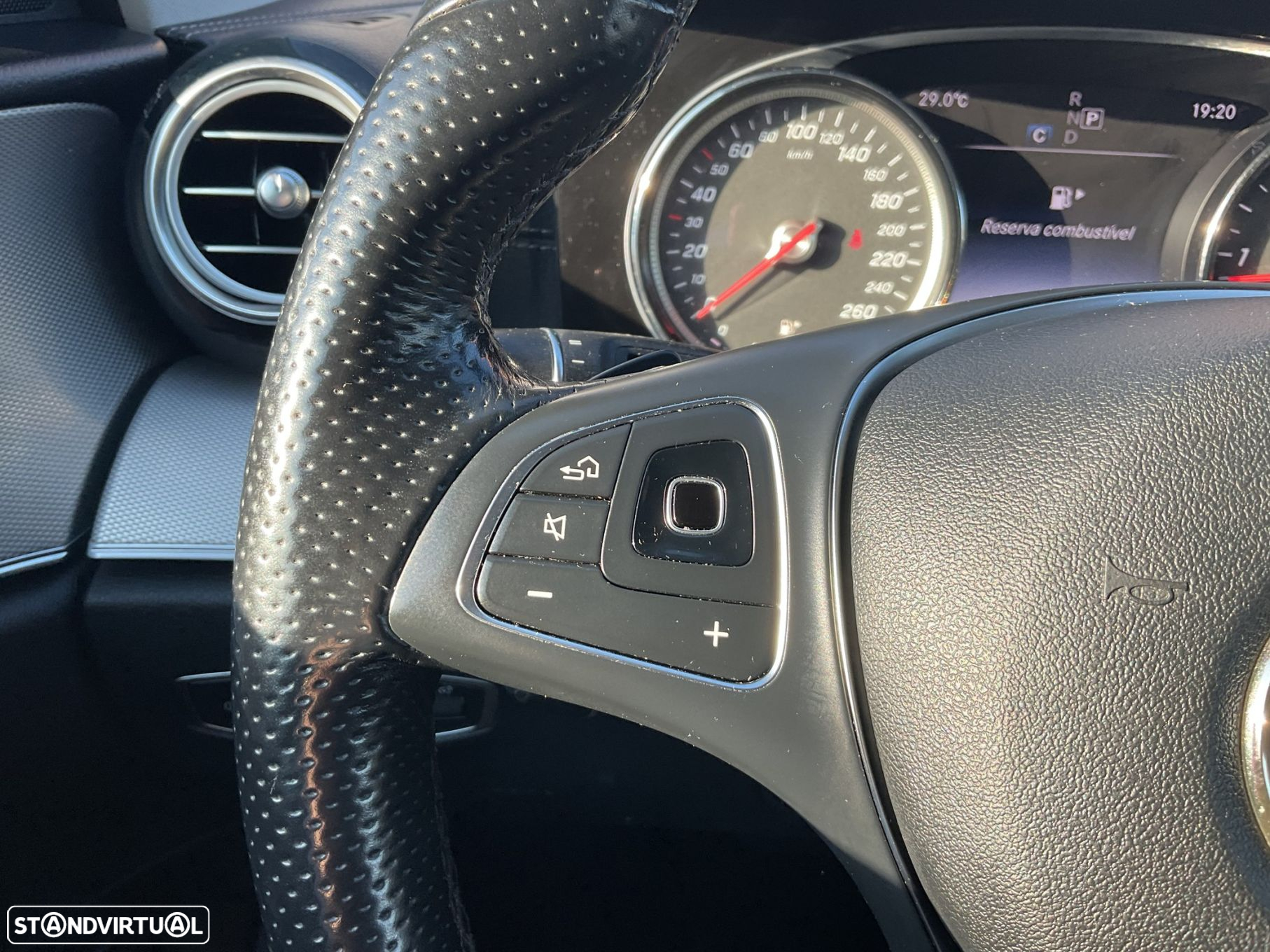 Mercedes-Benz E 220 BlueTEC Avantgarde Auto. - 43