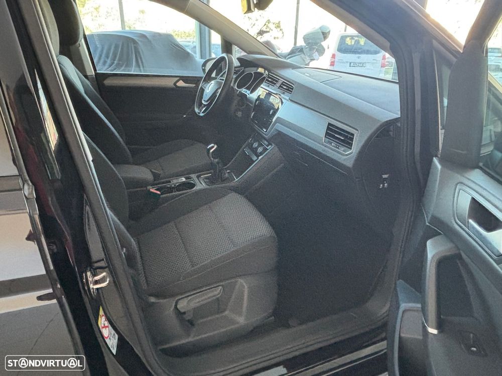 VW Touran 2.0 TDI Confortline - 12
