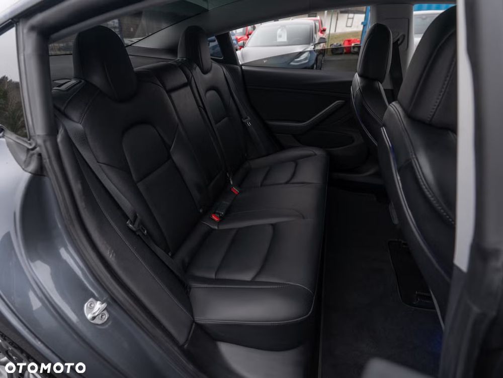 Tesla Model 3 - 14