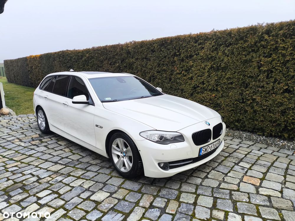 BMW Seria 5 525d - 15