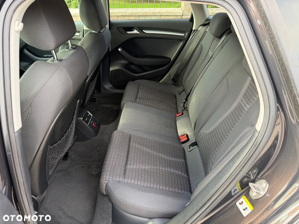 Audi A3 Sportback 1.4 TFSI e-tron S line Sportpaket - 19