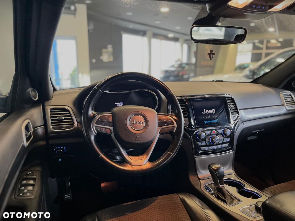 Jeep Grand Cherokee - 11