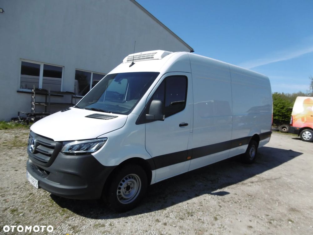Mercedes-Benz Sprinter - 1