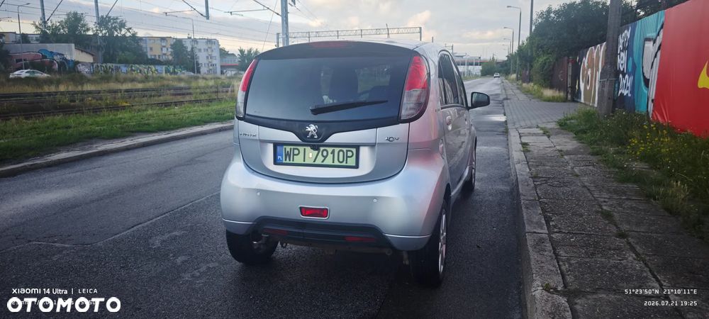 Peugeot iOn Active - 11