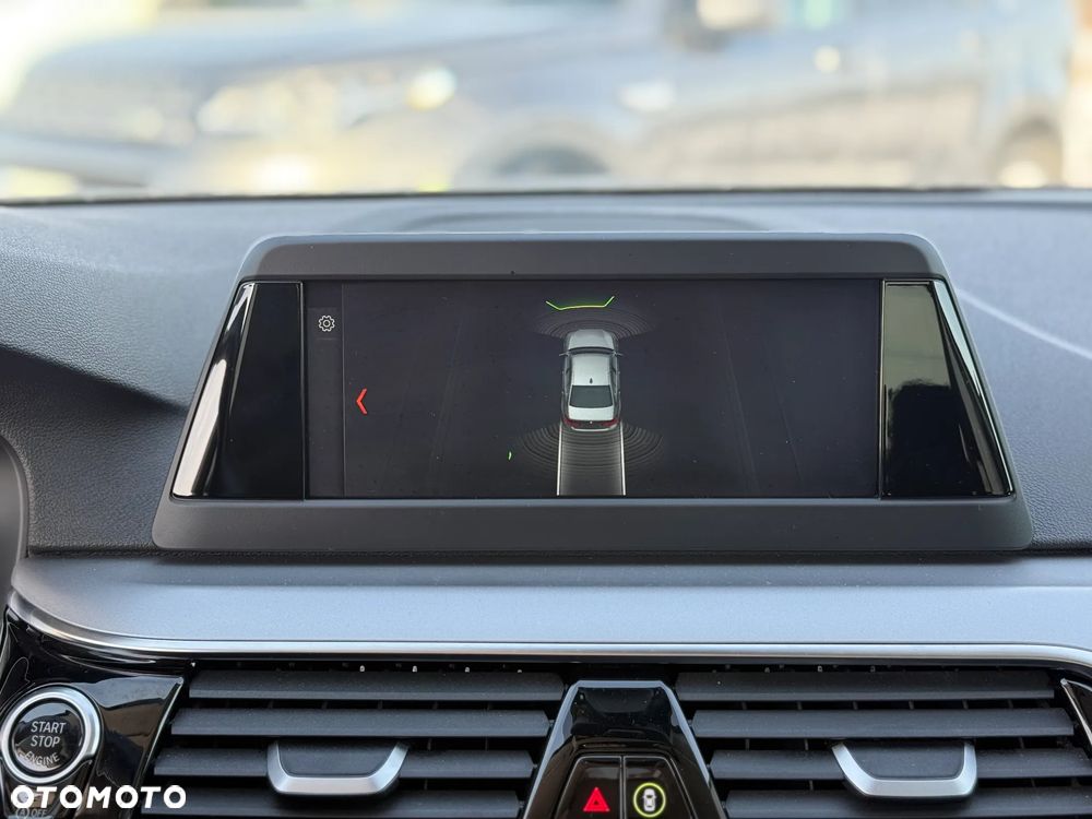 BMW Seria 5 520i - 28