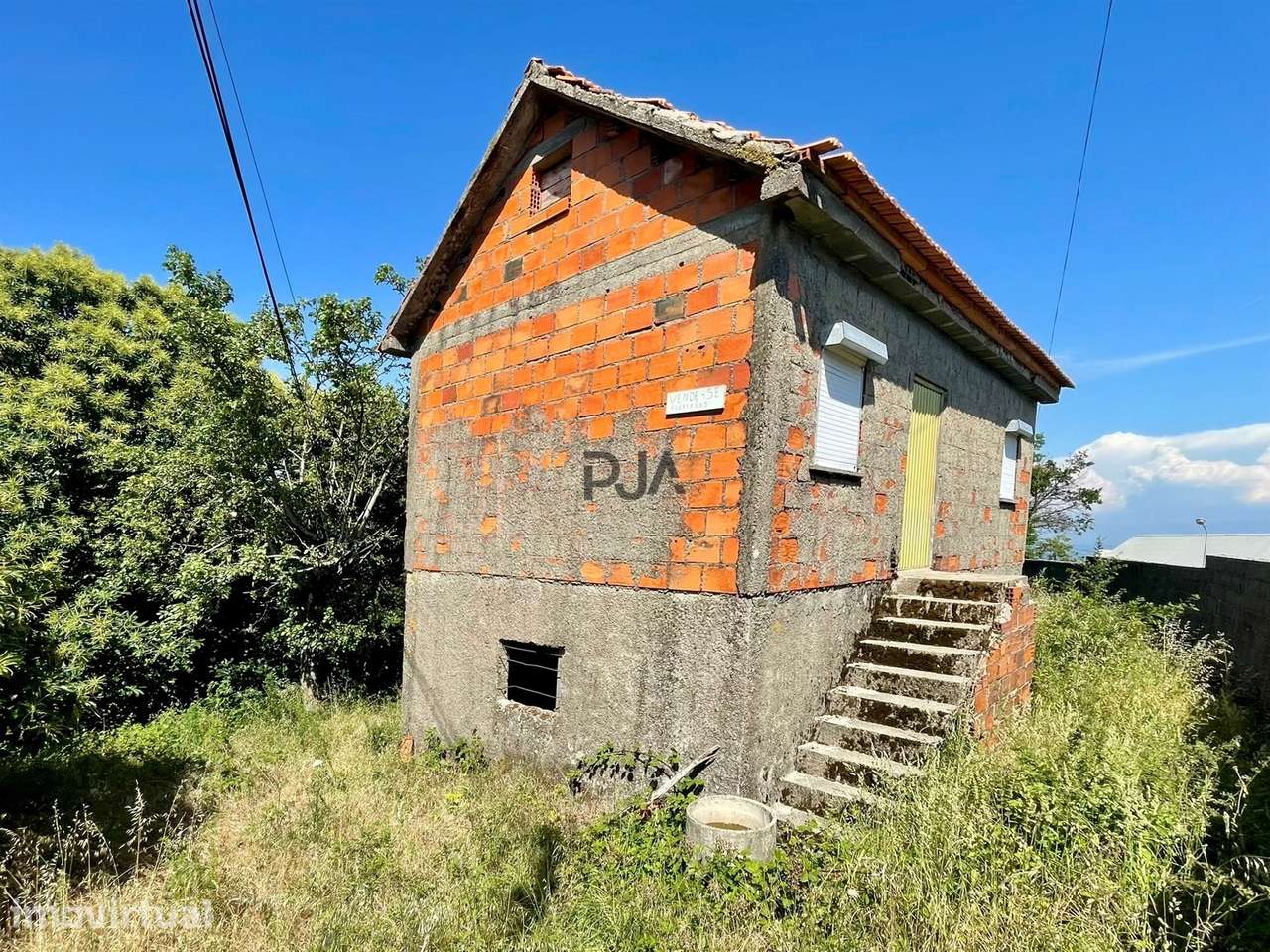 Terreno Agrícola com Casa de Arrumos em Santiago de Besteiros, Tondela