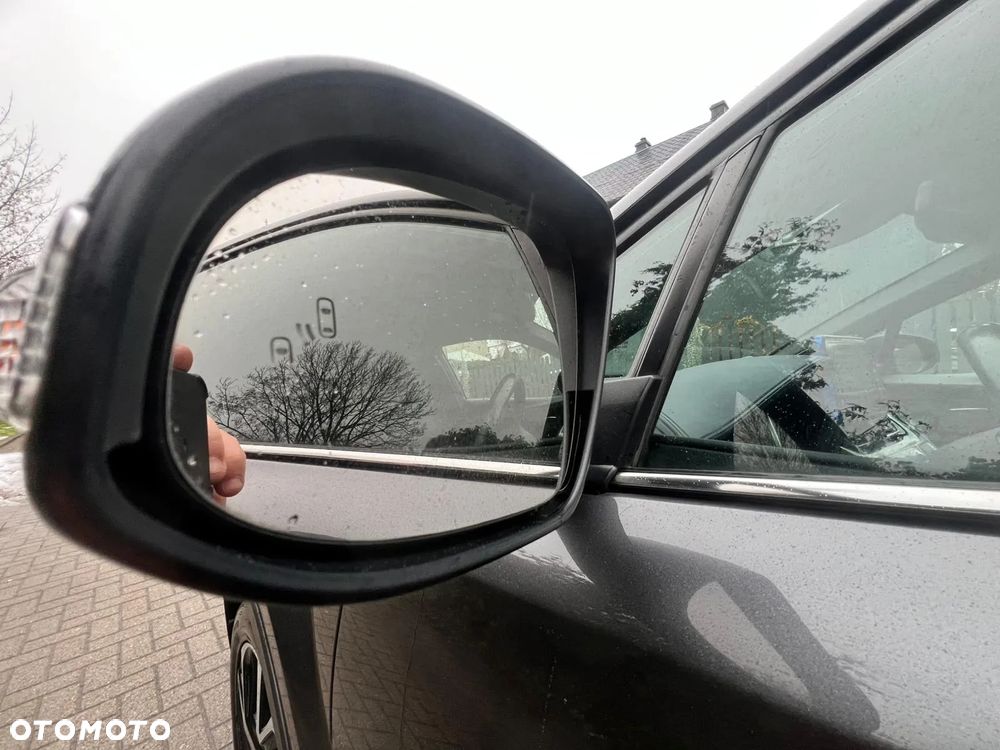 Toyota C-HR 1.8 Hybrid Neon Lime powered by JBL - 7