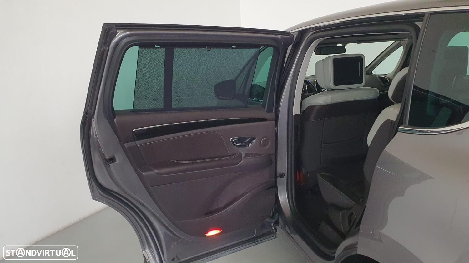 Renault Espace 1.6 dCi Initiale Paris EDC - 26