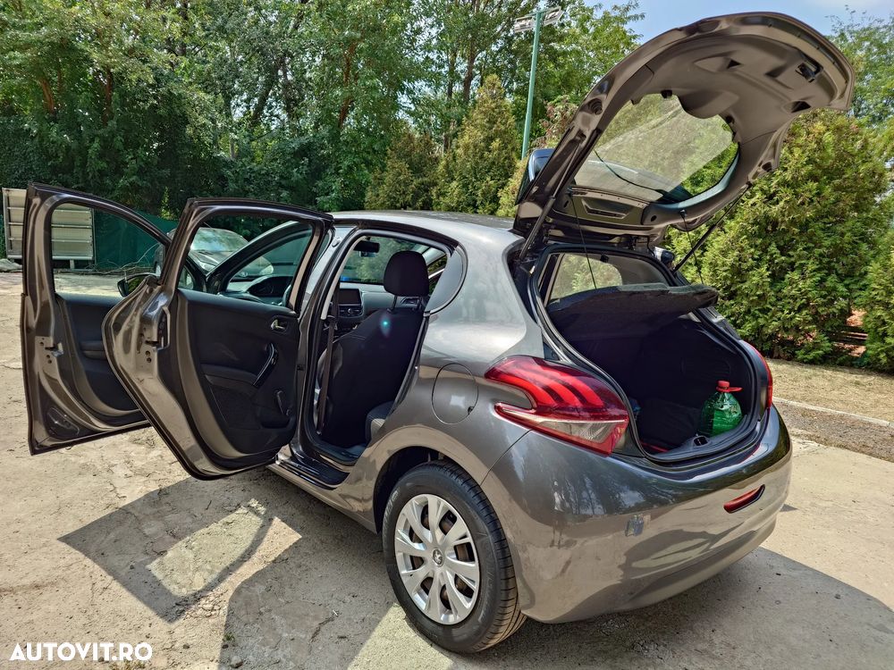 Peugeot 208 - 16