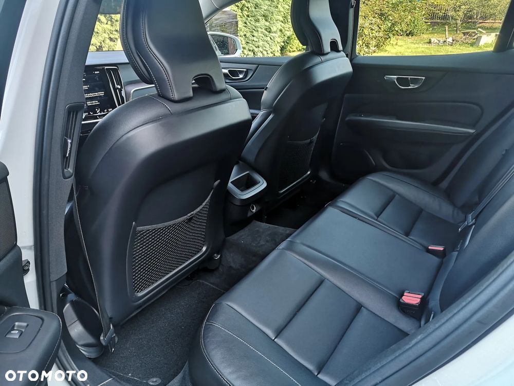 Volvo S60 T5 Momentum Pro - 10