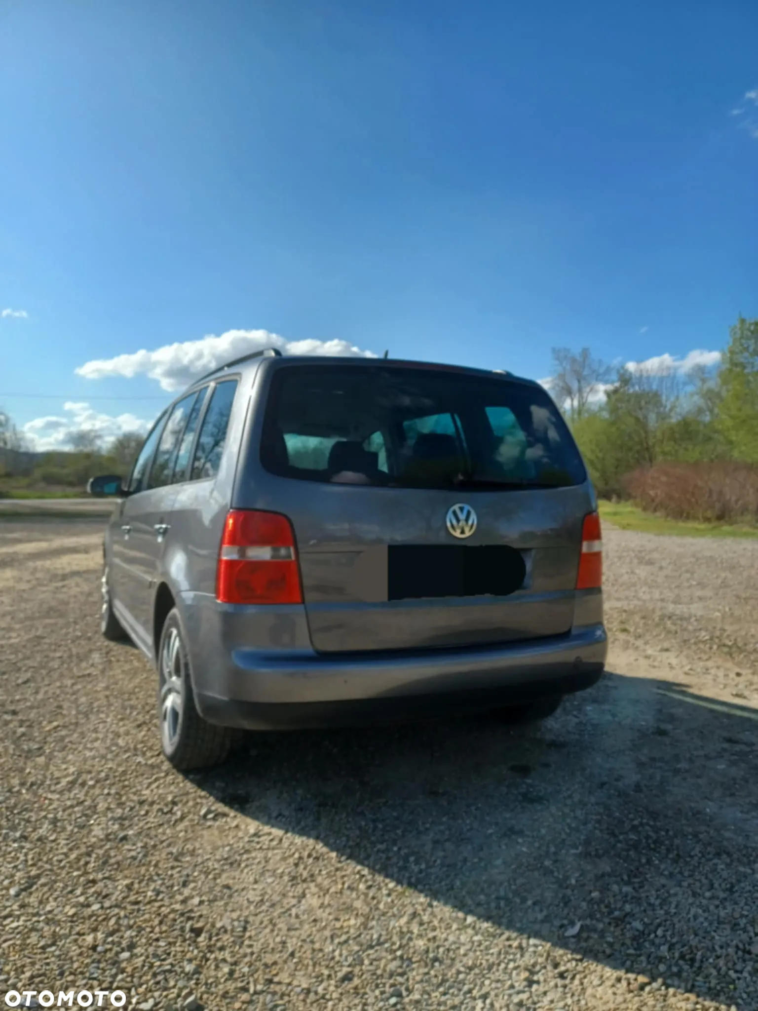 Volkswagen Touran - 4