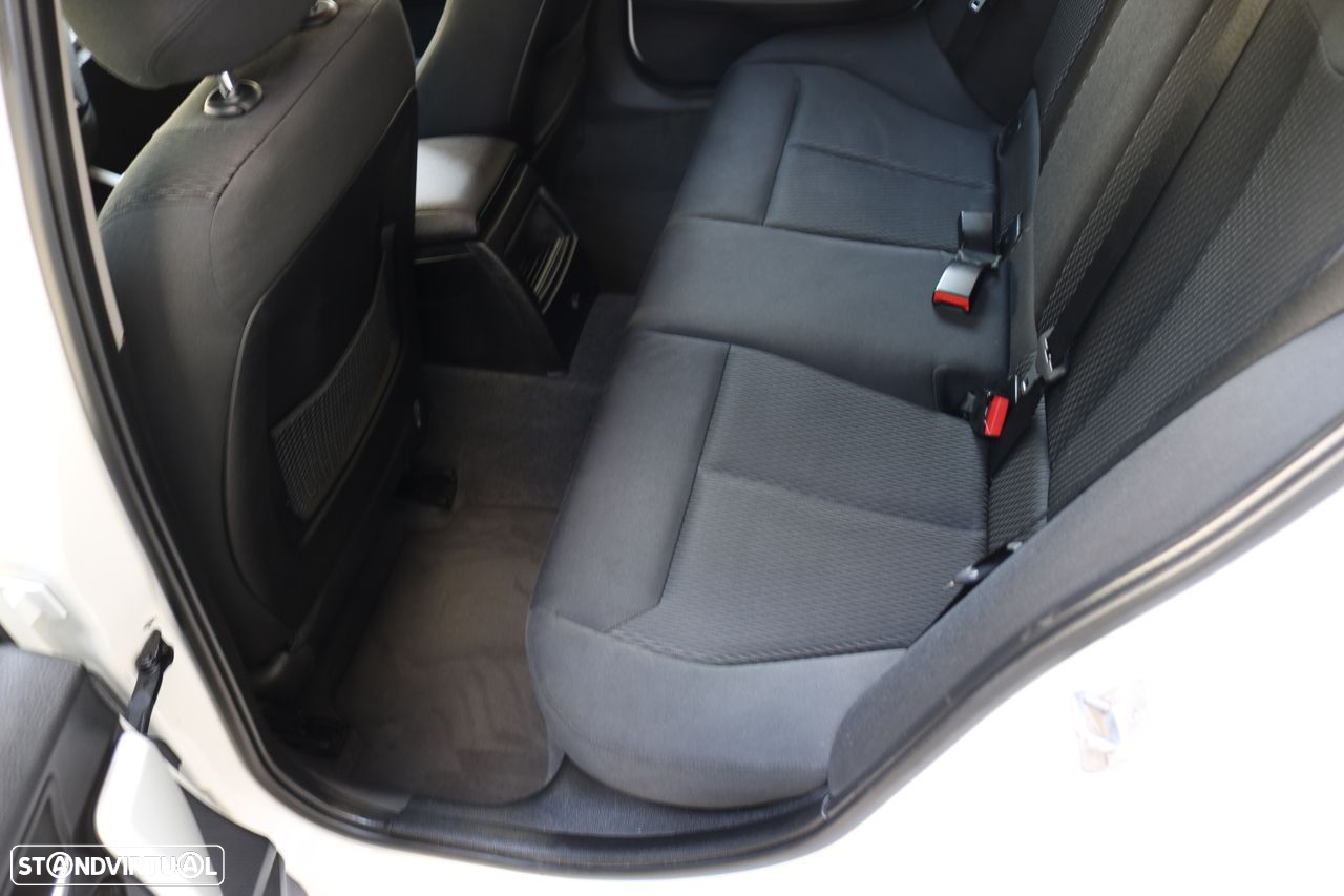 BMW 116 d EDynamics Line Urban - 16