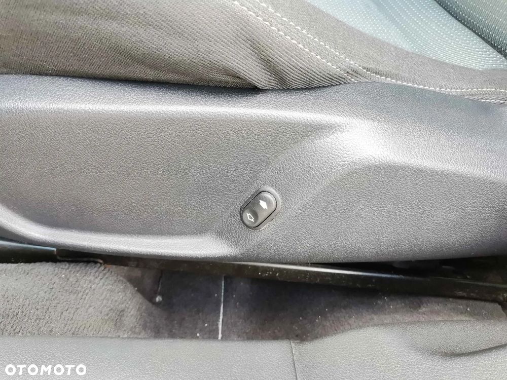 Ford Mondeo 1.6 Ambiente - 14