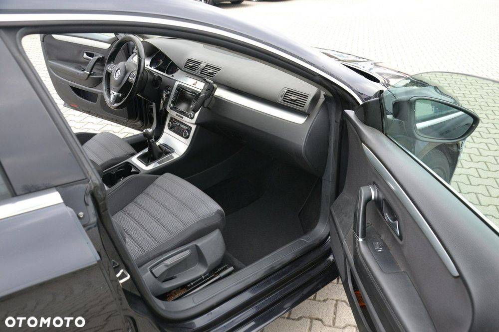 Volkswagen Passat CC - 20