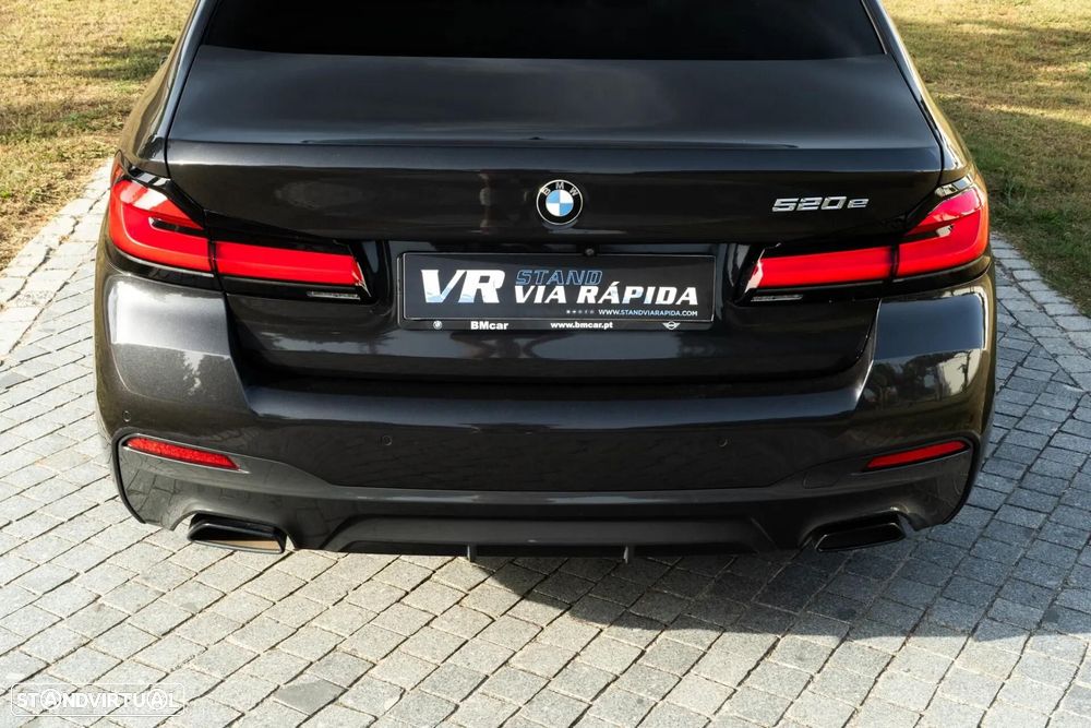 BMW 520 e Pack M - 40
