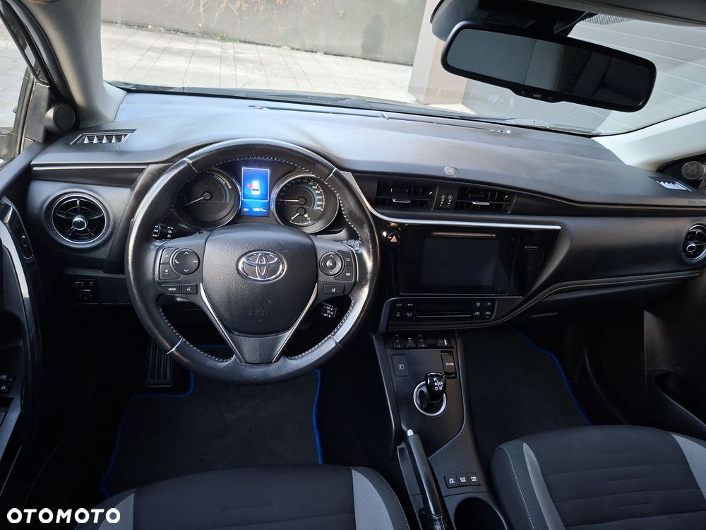 Toyota Auris - 12