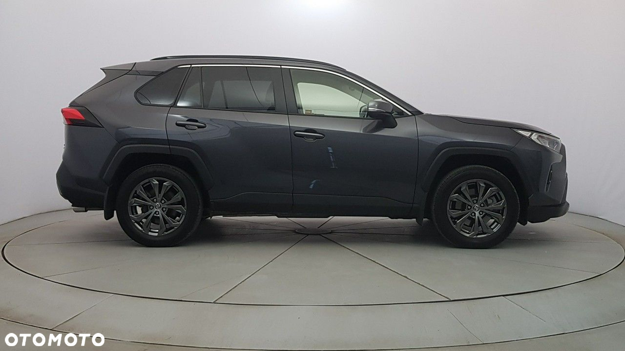 Toyota RAV4 - 8