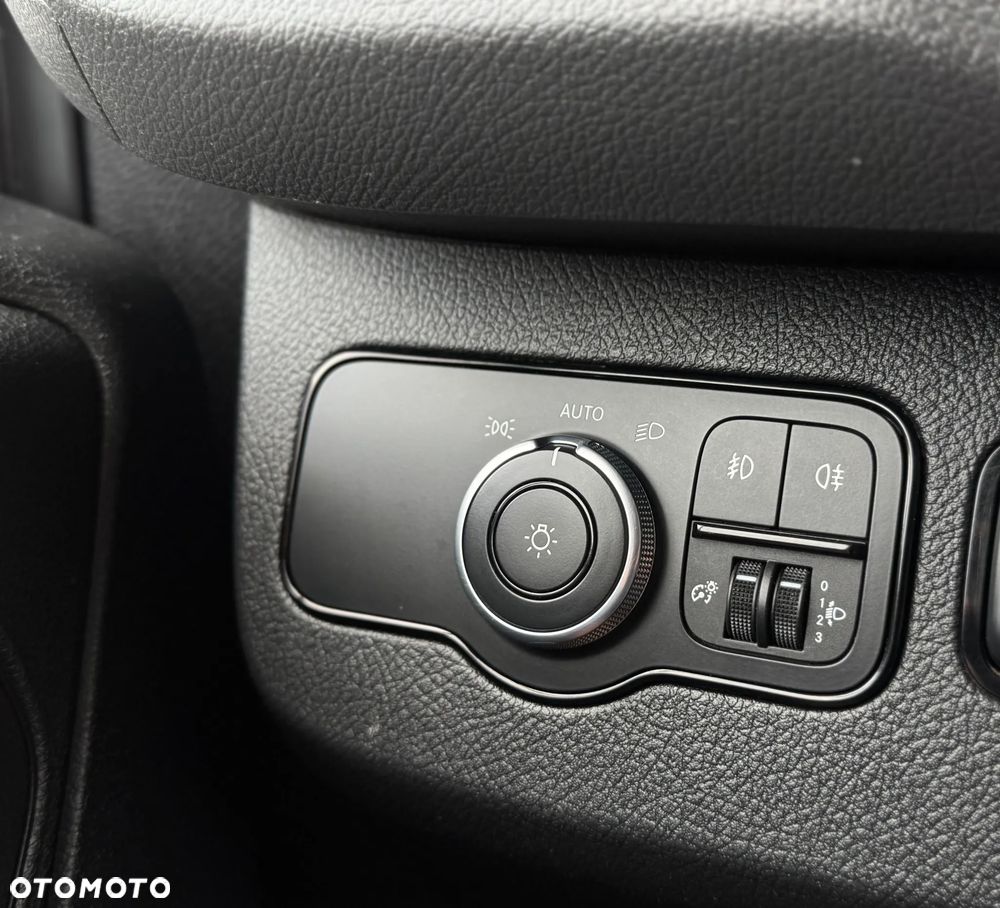Mercedes-Benz SPRINTER - 24