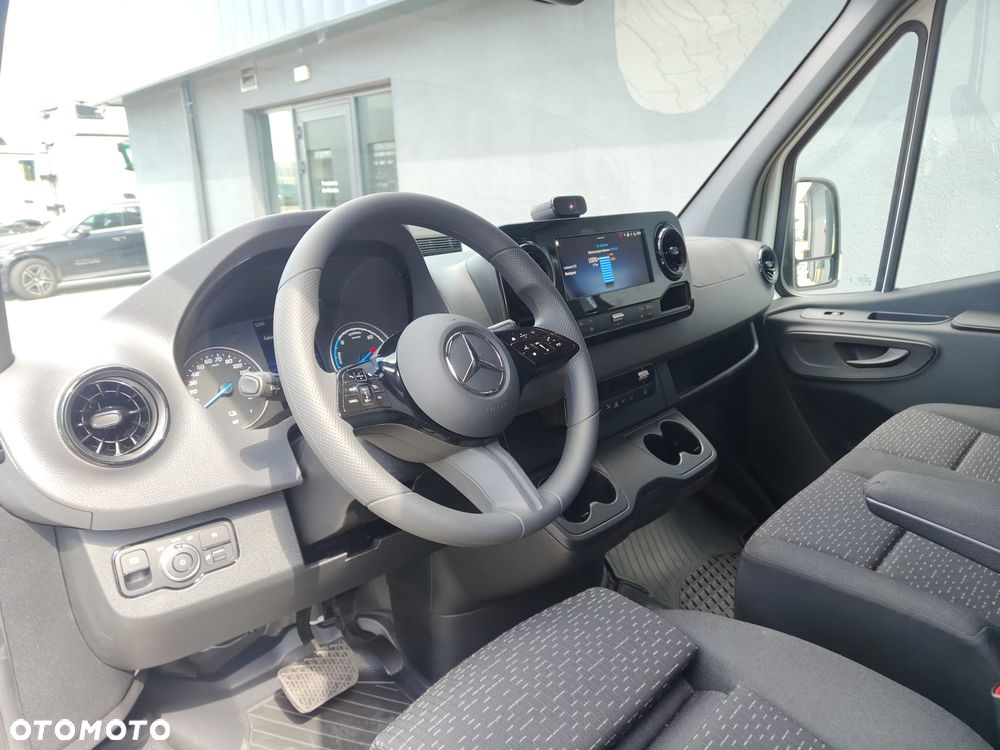 Mercedes-Benz eSprinter - 8