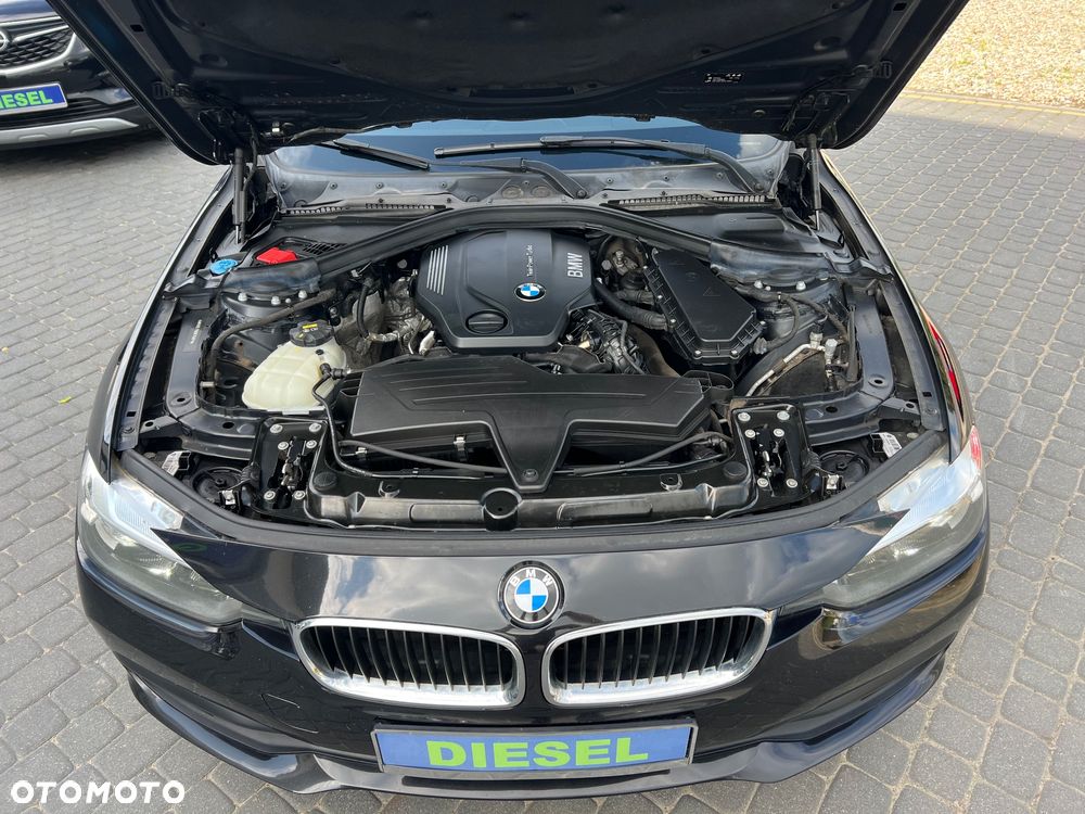 BMW Seria 3 318d Blue Performance Luxury Line - 13