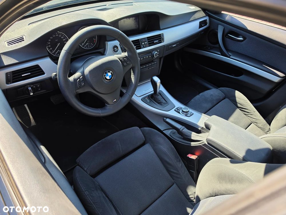 BMW Seria 3 320i Edition Sport - 15