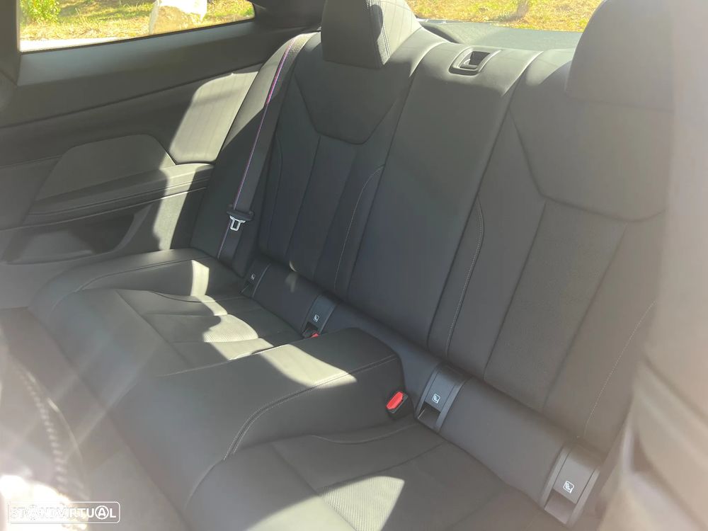 BMW M4 Competition Pack 50 anos M - 8