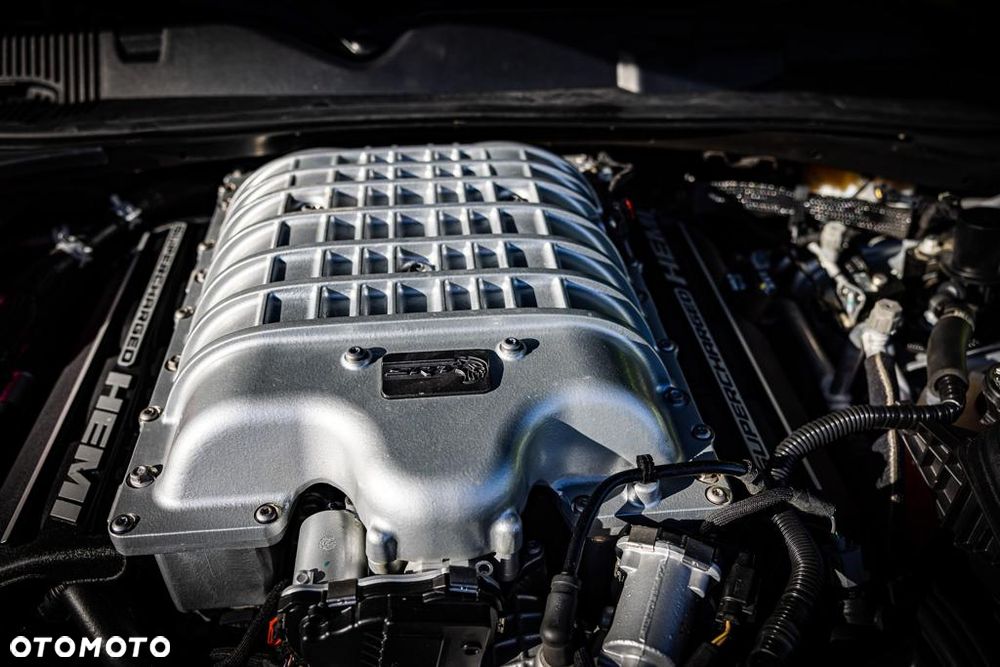 Dodge Challenger - 16