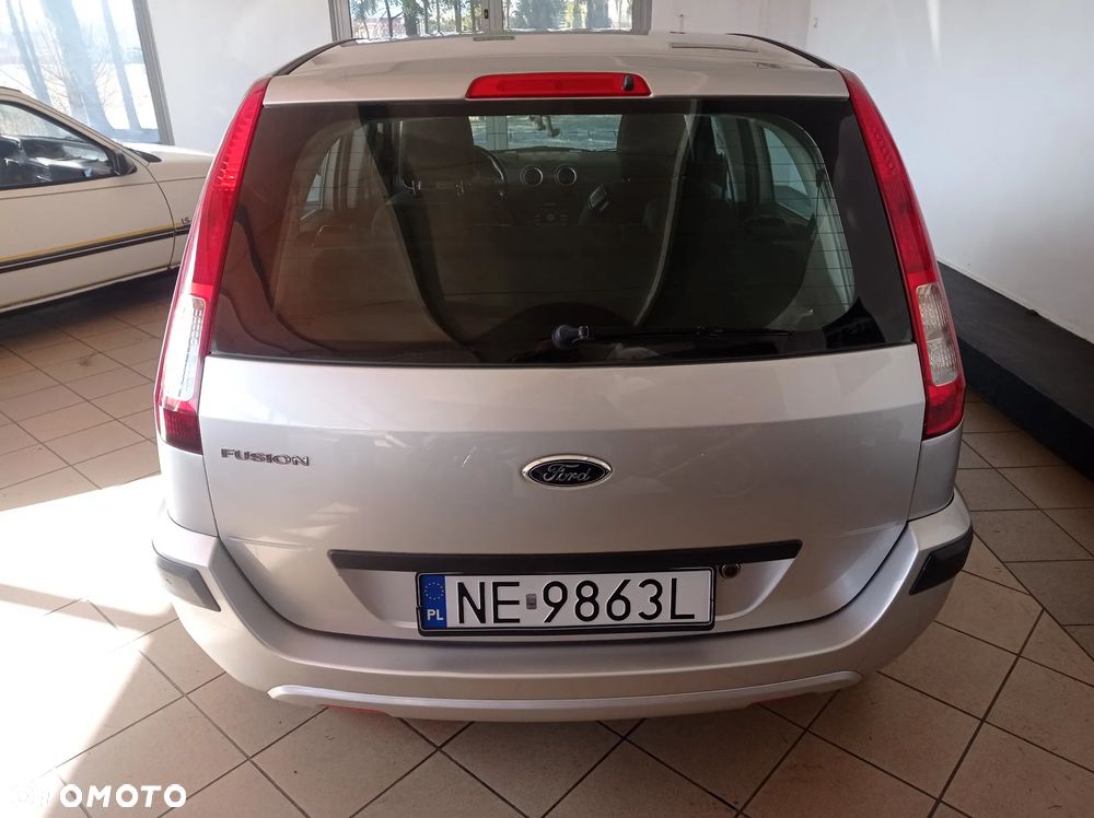 Ford Fusion 1.4 + - 8