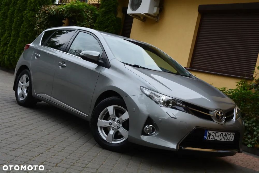 Toyota Auris 1.6 Premium Comfort - 19