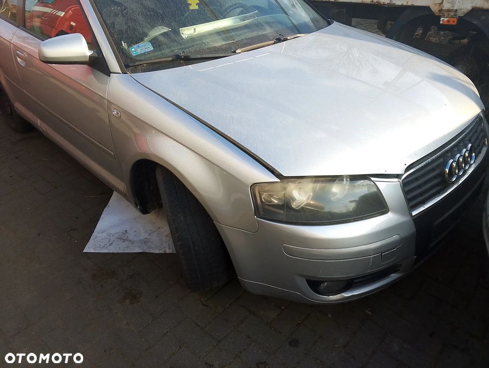 KOMPLETNY PRZÓD Audi A3 8P Przedlift 04-13r. lakier kolor LY7W srebrny. Europa MASKA LAMPA ZDERZAK BŁOTNIK GRILL ATRAPA PAS PRZEDNI WZMOCNIENIE CZOŁOWE CHŁODNICA HALOGEN do założenia bez malowania - 25