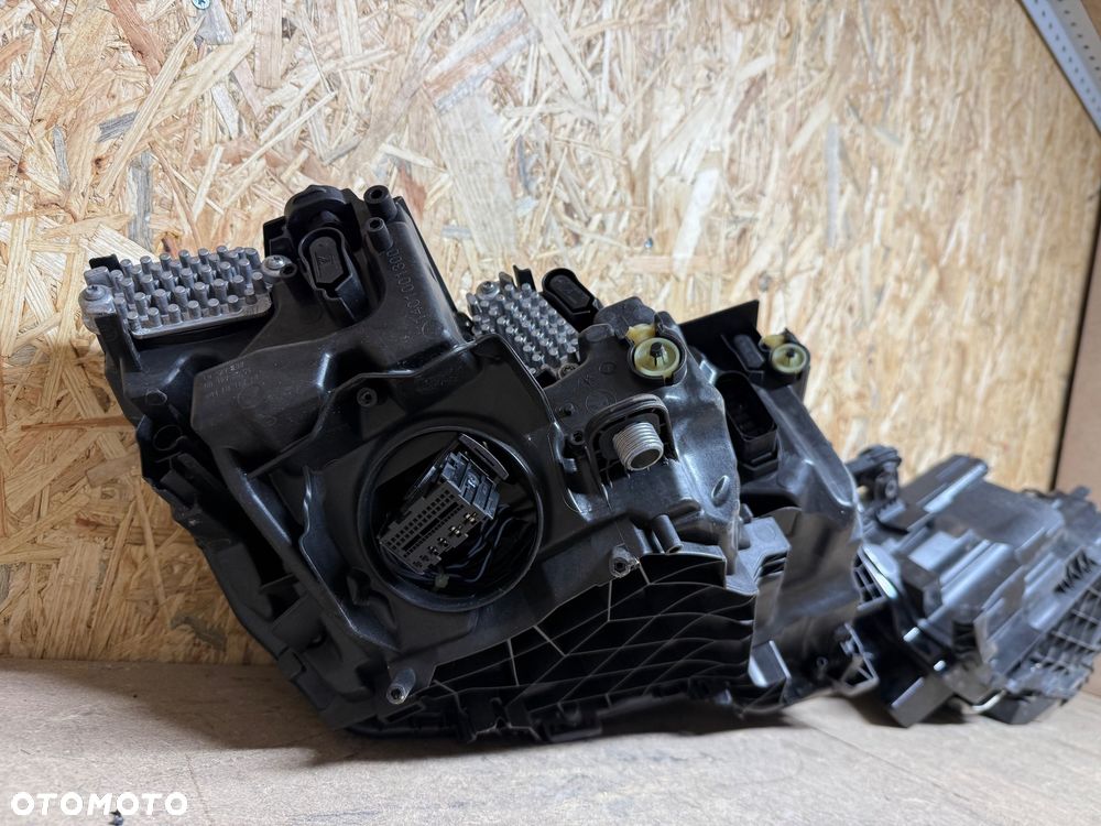 SKODA OCTAVIA IV LEWA PRAWA LAMPA PRZÓD 5E4941036 5E4941035 LIFT FULL LED - 2
