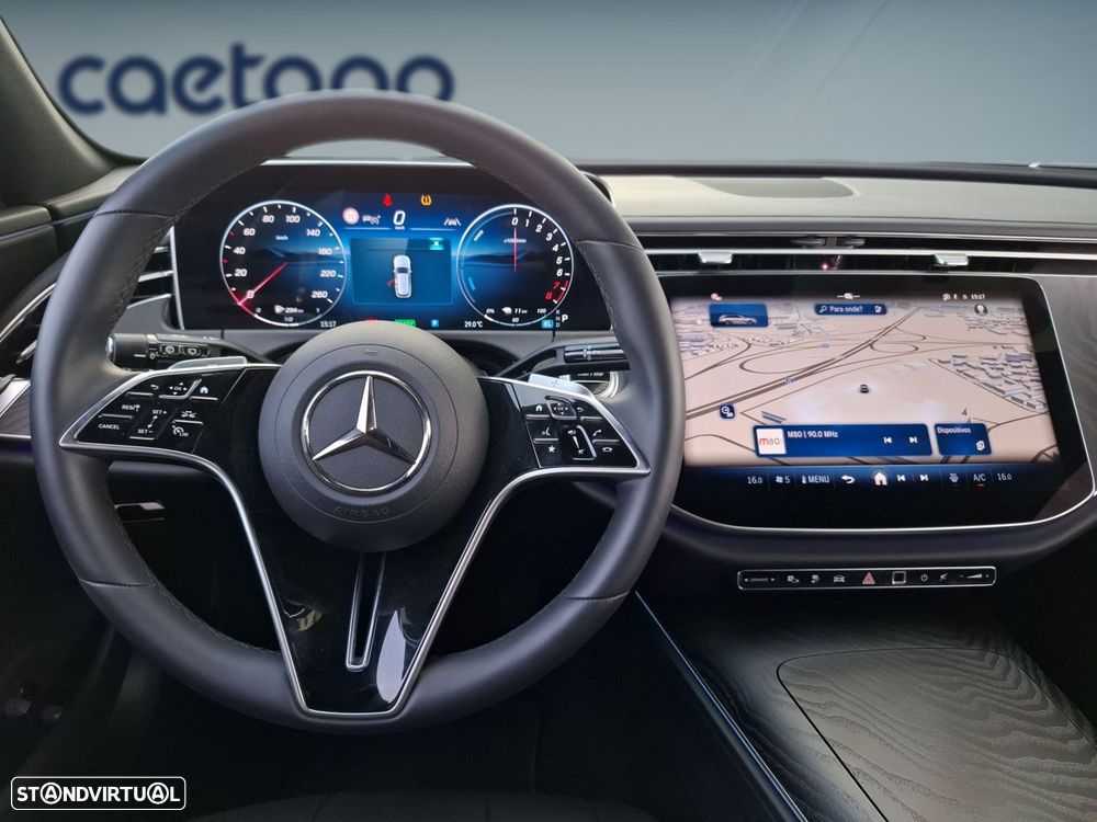 Mercedes-Benz E 300 e Station — fotografia 12