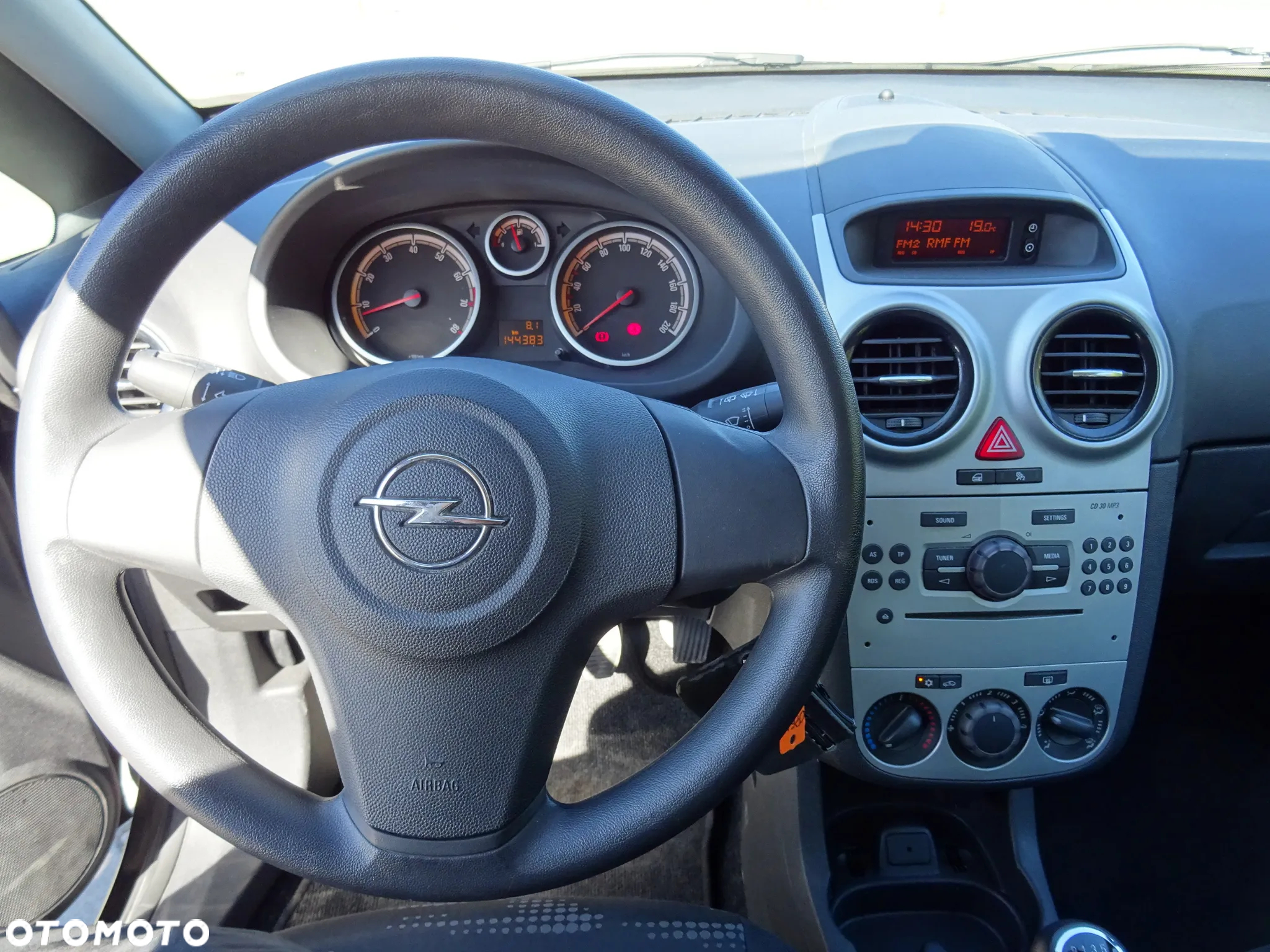 Opel Corsa 1.4 16V Satellite - 8