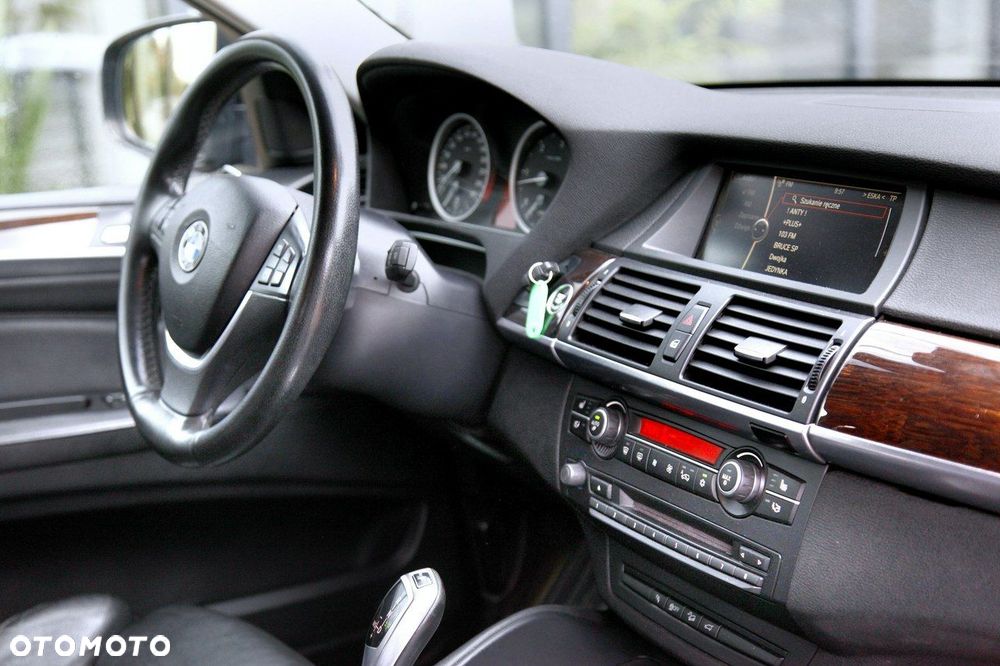 BMW X6 xDrive40d - 13