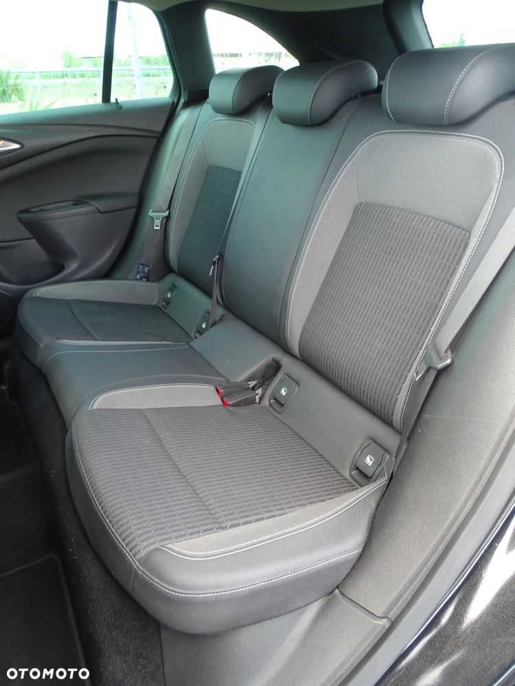 Opel Astra 1.5 D Start/Stop Elegance - 12