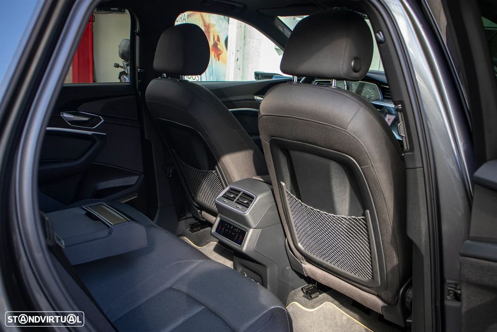 Audi e-tron 55 quattro S line - 38