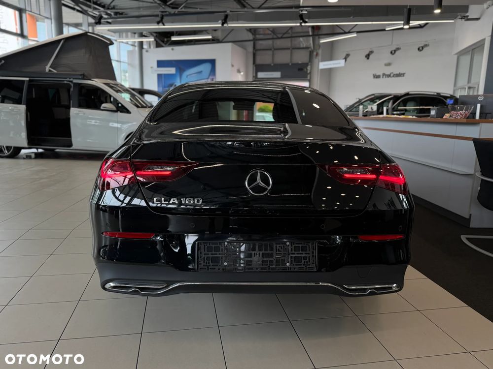 Mercedes-Benz CLA 180 Progressive 7G-DCT - 8