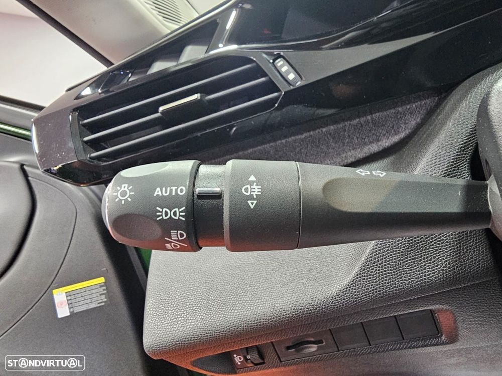 Peugeot 308 1.2 PureTech Allure EAT8 - 18