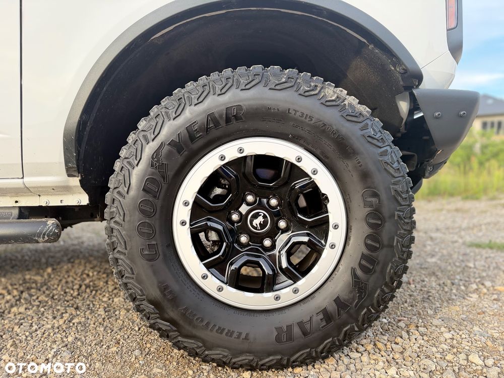 Ford Bronco - 15