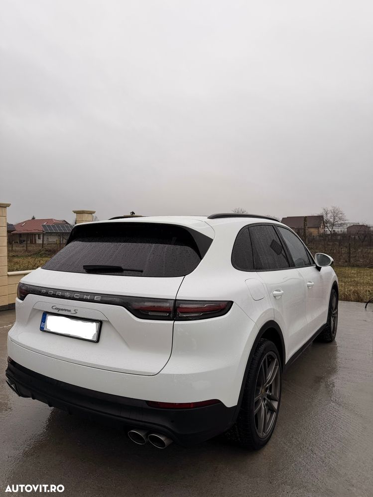Porsche Cayenne - 4