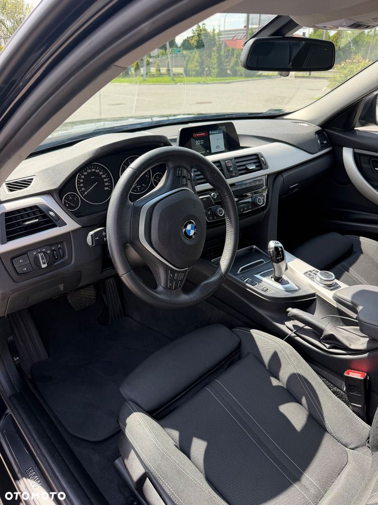 BMW Seria 3 318i - 6