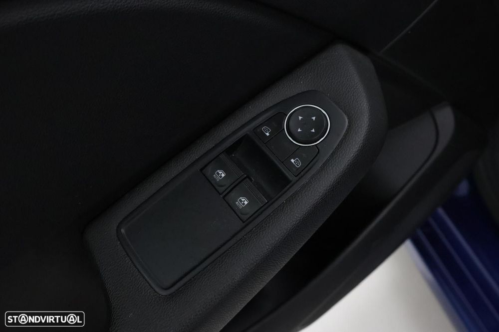 Renault Clio 1.0 TCe Limited CVT - 11